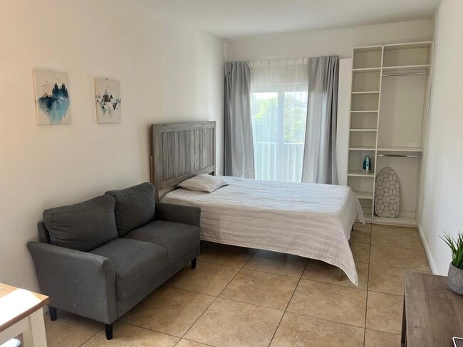 Building Photo - 444-542 SW 3rd Street - 446 SW 3rd Street, Unit 6, Miami, FL