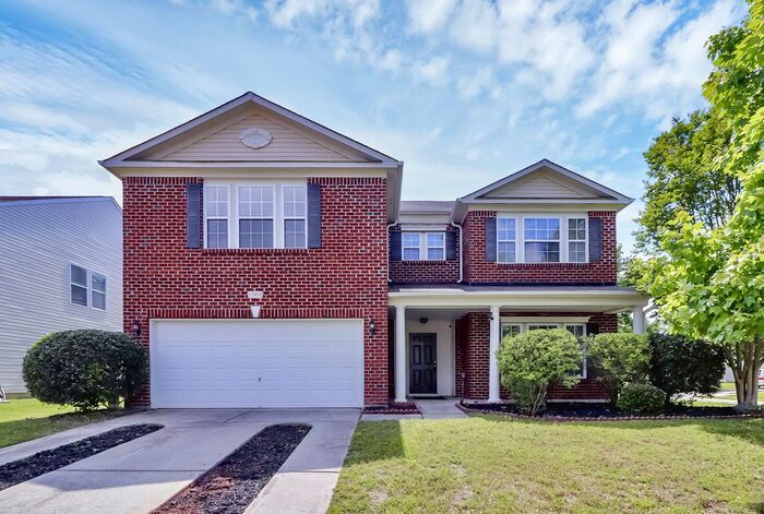 Primary Photo - Spacious 4BD/2.5BA Home on Corner Lot in H...