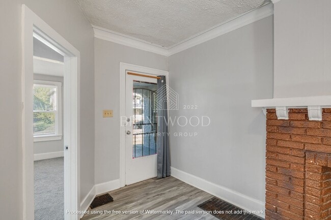 Foto del edificio - Spacious 4 Bed 1.5 Bath Updated Home