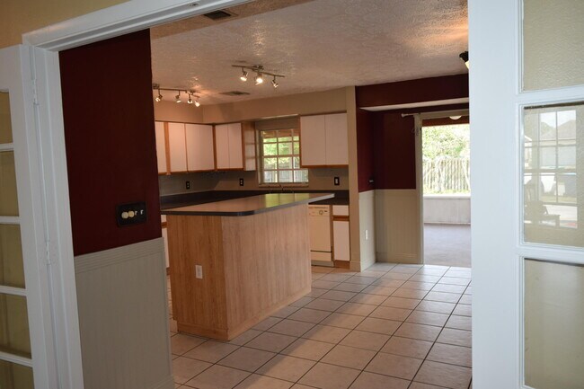 Foto del edificio - 1450 Creel Rd NE
