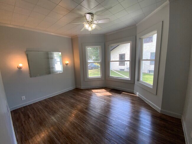 Foto del edificio - 632 N Sherman St