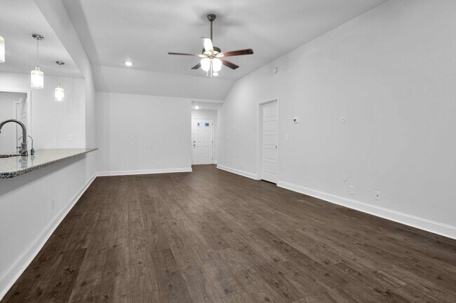 Foto del edificio - Pet Friendly Three Bedroom!