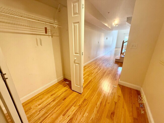 Building Photo - 1304 Commonwealth Ave