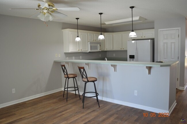 Building Photo - 114 Linda Kay Ct