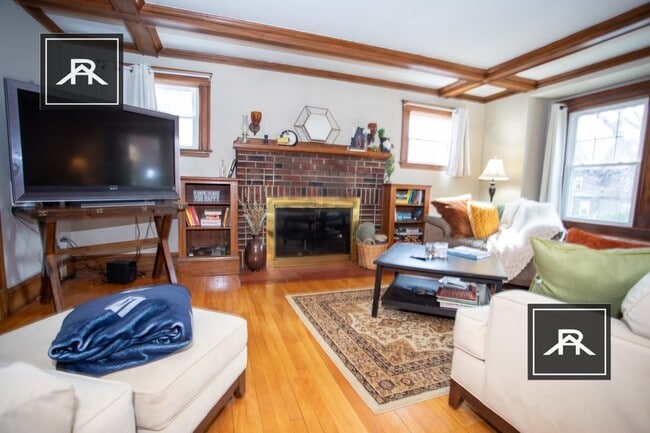 Building Photo - 15 Stetson St