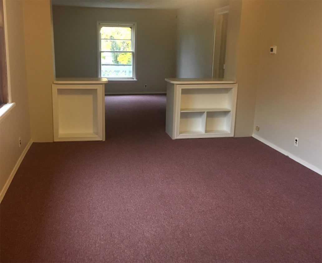 Primary Photo - 400 Willett St