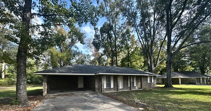 Building Photo - 14235 Lamonte Ln