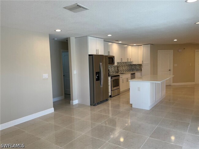 Foto del edificio - 255 Pine Valley Cir