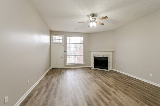Foto del edificio - 2752 Misty Valley Dr