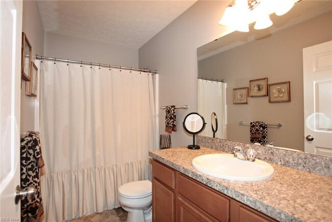 Building Photo - 33449 Halle Ct