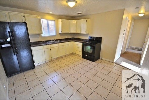 Building Photo - Sensational 4 Bedroom West Valley Home