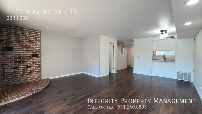 Building Photo - 1111 Stevens St