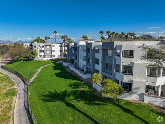 Residents in Deer Valley looking to rent can find plenty of apartments to call home.