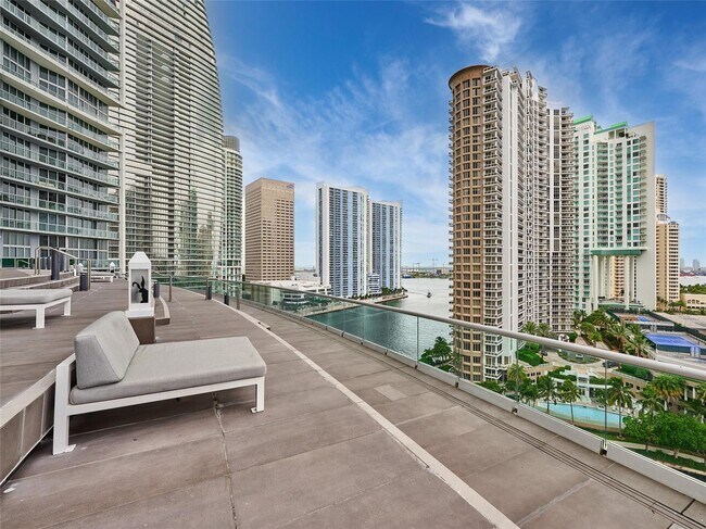 Foto del edificio - 495 Brickell