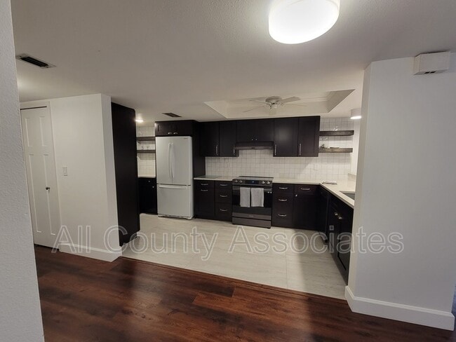 Building Photo - 1725 Golf View Dr