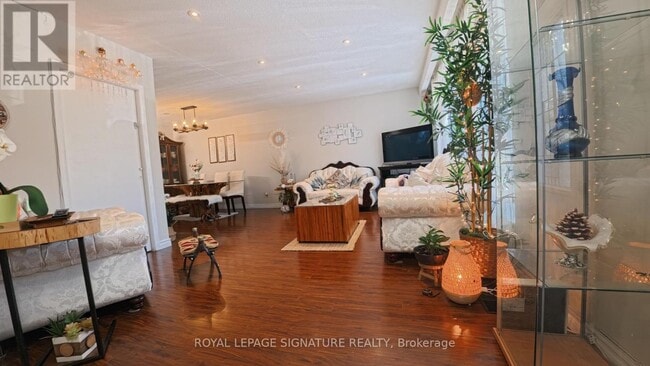 Building Photo - 3471 The Credit Woodlands