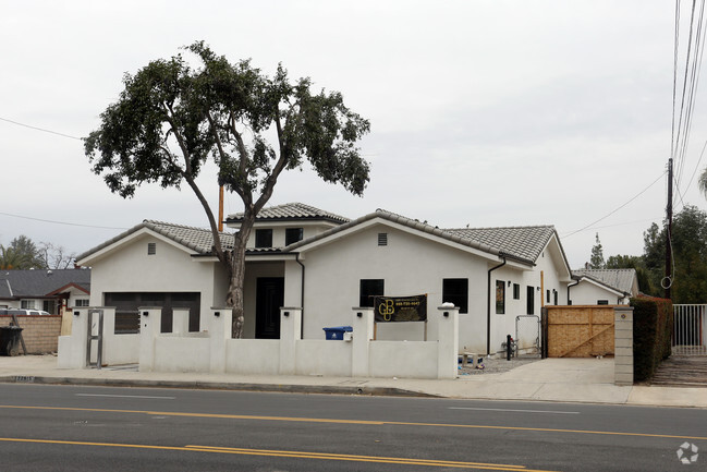 Foto principal - Burbank Compound