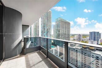 Building Photo - 1000 Brickell Plaza