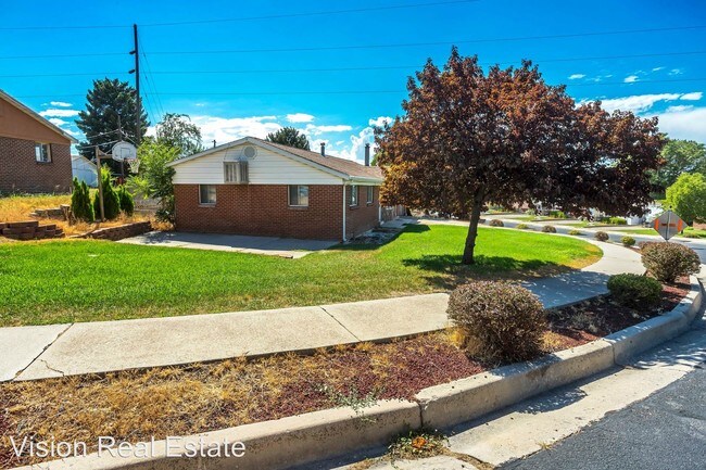 Foto del edificio - 4 br, 2 bath House - 1492 E 520 S