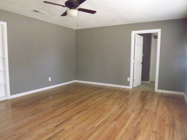 Foto del edificio - Pre Leasing for Fall 2026!!