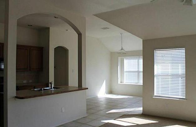 Building Photo - 878 Crockett Dr