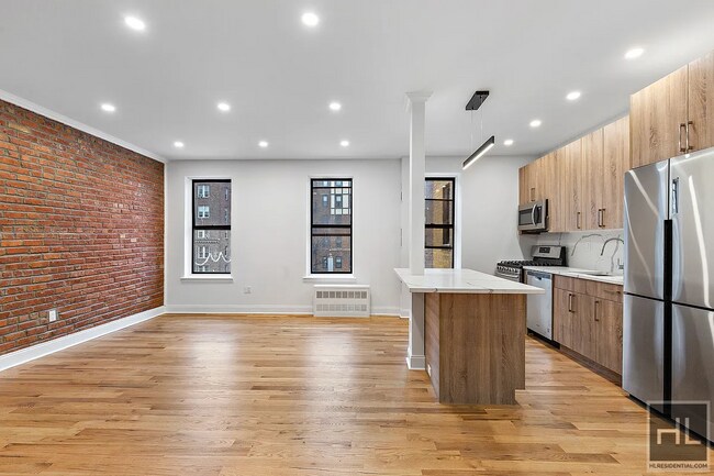 Building Photo - 43-10 44 STREET