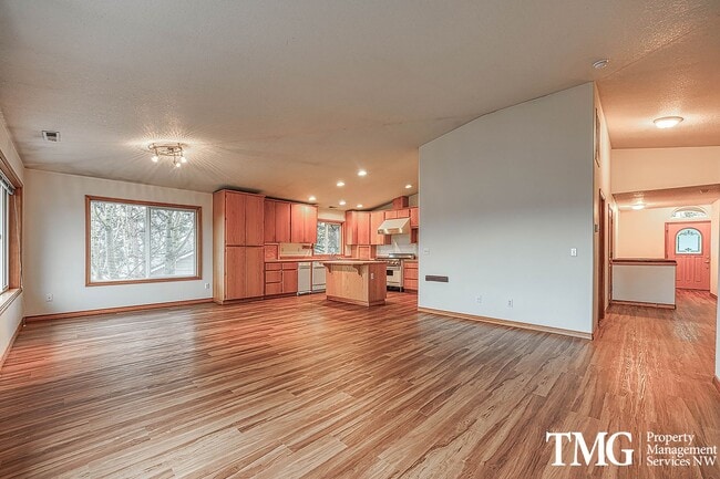 Building Photo - DoNguyen2