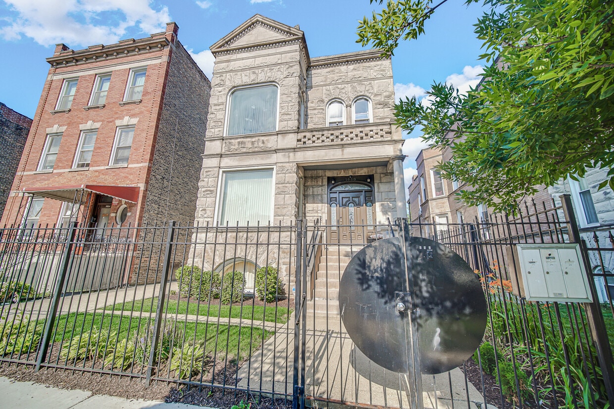 Primary Photo - 1660 S Millard Ave