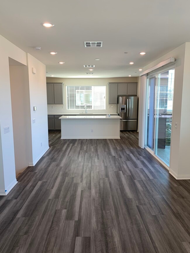 Foto del edificio - 18451 Mural Pl