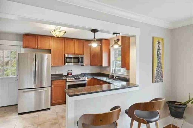 Foto del edificio - 976 Bouldercrest Dr SE