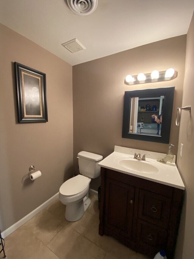 Building Photo - 911 Hammack Dr