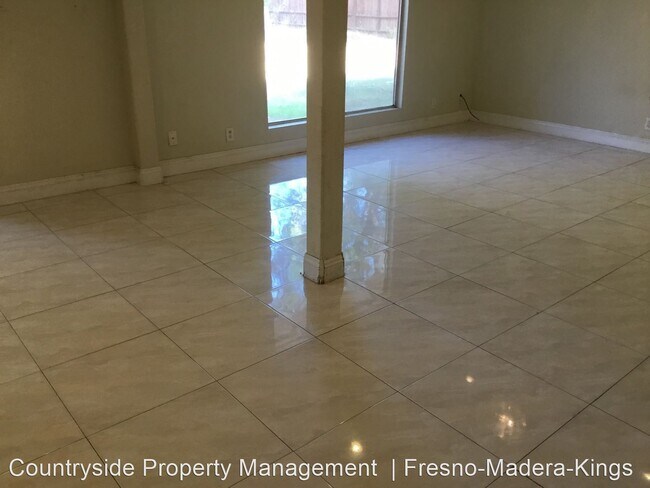 Foto del edificio - 3 br, 2 bath House - 5269 E. Washington Av...