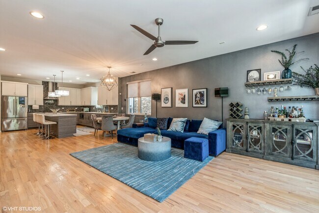 Foto del edificio - 1033 S Racine Ave