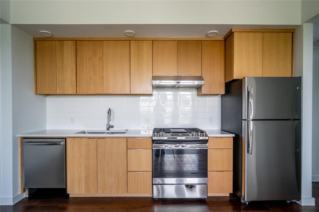 Primary Photo - 1322 E 12th St