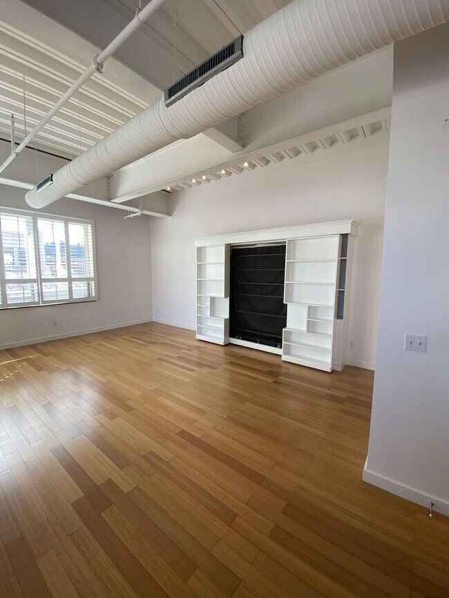 Foto del edificio - Amazing Studio with Patio and Views