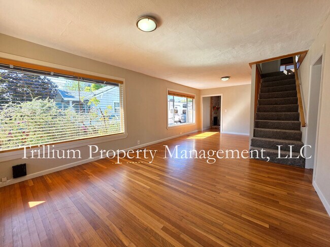 Foto del edificio - 905 NE 80th Ave