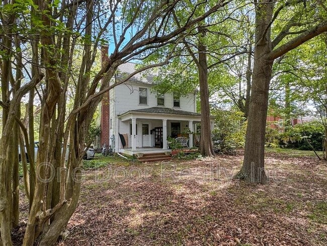 Photo - 727 Richmond Rd Apartment