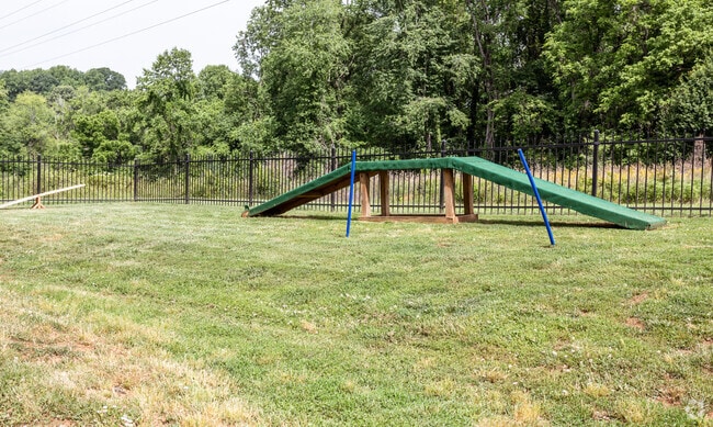 Dog Park - Bromley Park