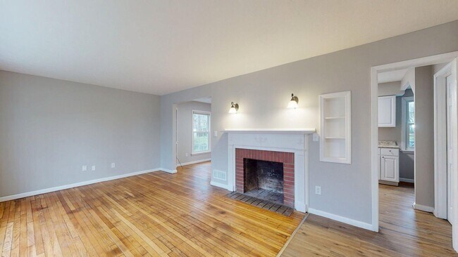 Foto del edificio - Maple Heights Area - 3 Bedroom Single Family Home