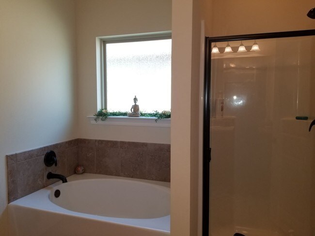 Building Photo - 3 br, 2 bath House - 643 Riverscape