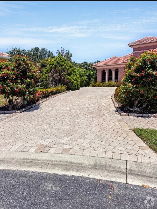 Building Photo - 1773 Grande Park Dr