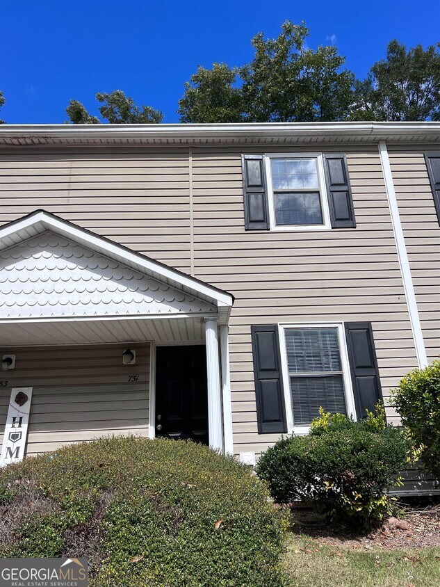 Foto principal - 751 South St