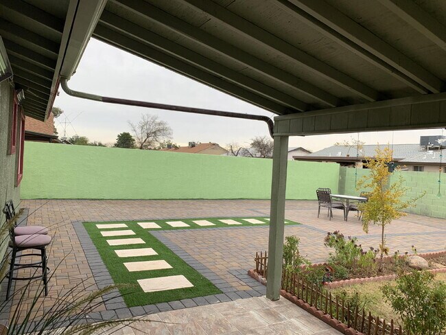 Foto del edificio - Desert Valley Estates Charm