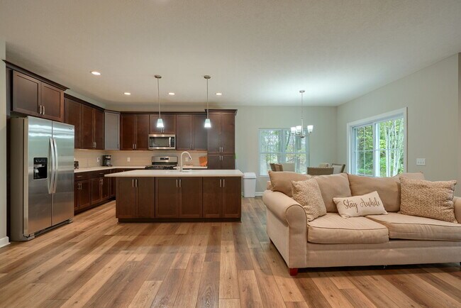 Foto del edificio - 275 Hyatts Rd