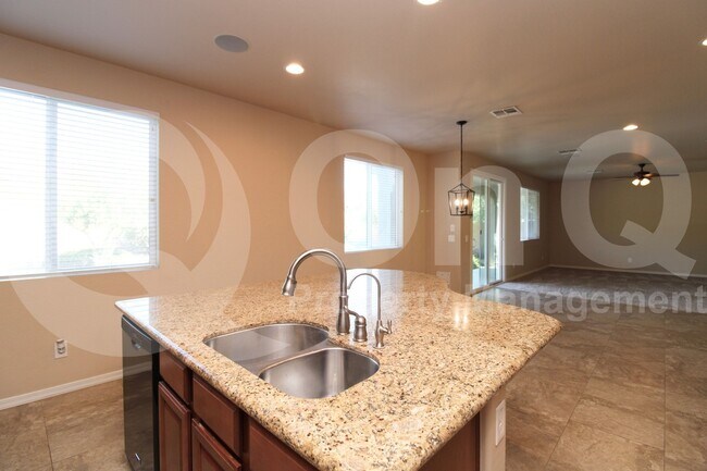 Foto del edificio - 4643 S Pearl Dr