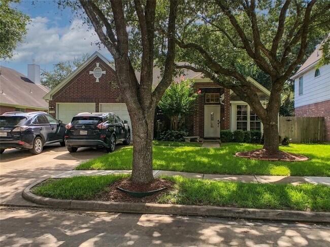 Foto del edificio - 130 Skycrest Dr
