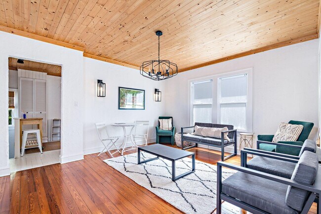 Foto del edificio - 2605 S Olive Ave