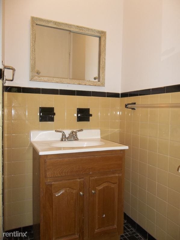 Building Photo - 4513 Manhattan College Pky