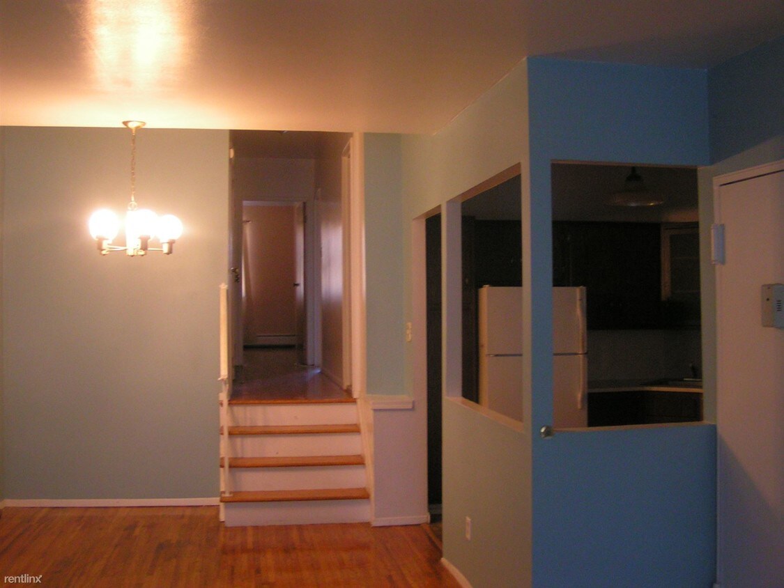 3 br, 1.5 bath - 223 Bay Ridge Pkwy Top Fl. - 3 br, 1.5 bath  - 223 Bay Ridge Pkwy Top Fl.