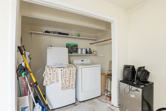 Building Photo - 14117 Briarsage Ct